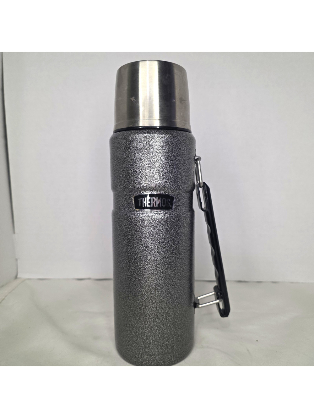 Thermos SK30101SS4 40 Oz Vacuum Insulated Bottle Gray Cup Stopper Handle